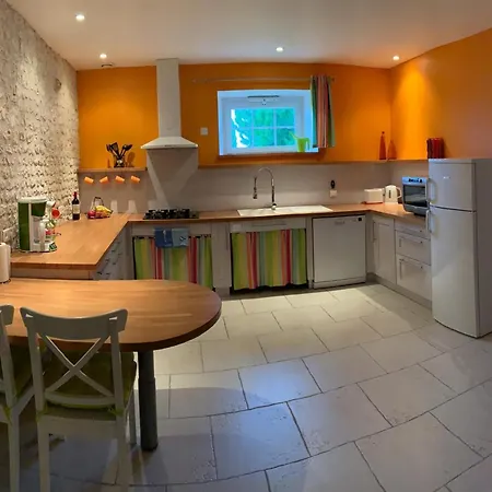 De Charme Avec Piscine, Jardin Prive Et Acces Handicape - Fr-1-653-12 Bonneuil (Charente)