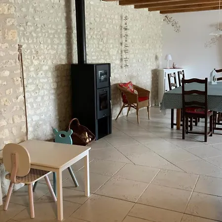 De Charme Avec Piscine, Jardin Prive Et Acces Handicape - Fr-1-653-12 Bonneuil (Charente)